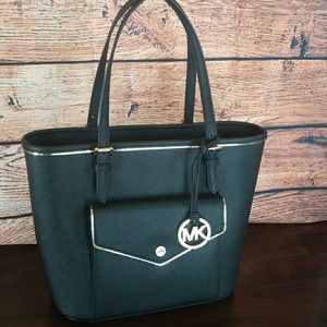 Michael kors medium tote